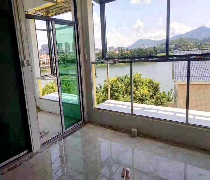 深圳橫崗小產權房:鴻湖公館